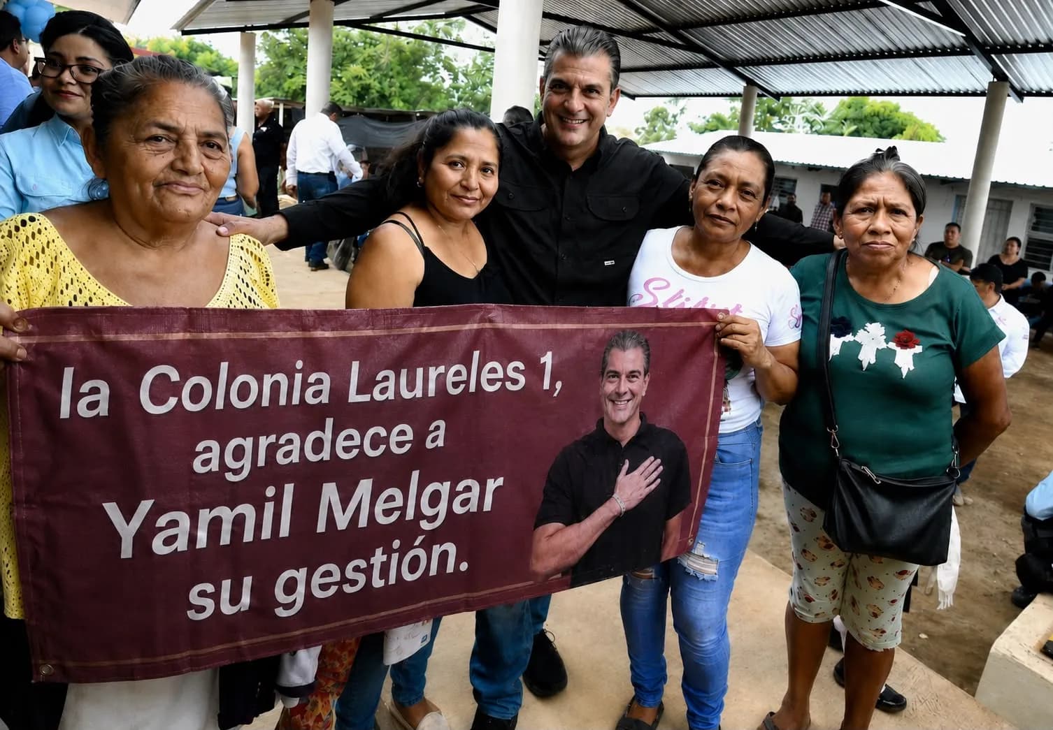 Habitantes de la colonia Laureles agradecen a Yamil Melgar obra de pavimentación integral