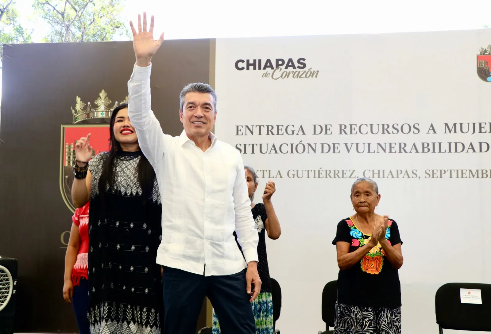 Participación de las mujeres emprendedoras ha sido clave para el progreso de Chiapas: Rutilio Escandón
