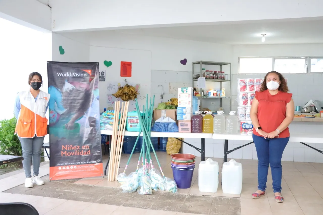 WORLD VISION DONA ARTÍCULOS DE HIGIENE Y LIMPIEZA AL SDIF TAPACHULA