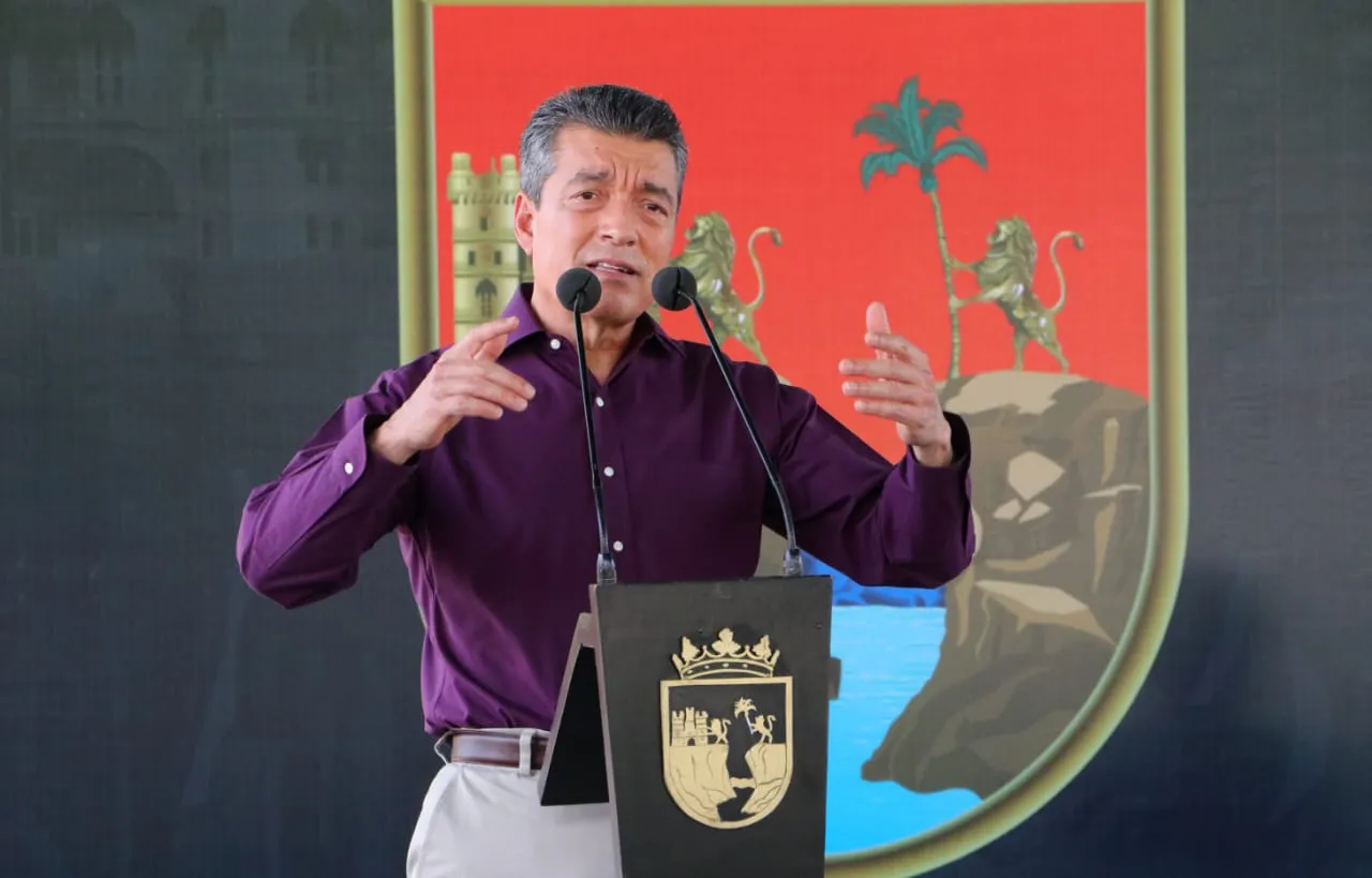 Junto a AMLO estamos sacando adelante la educación de Chiapas: Rutilio Escandón