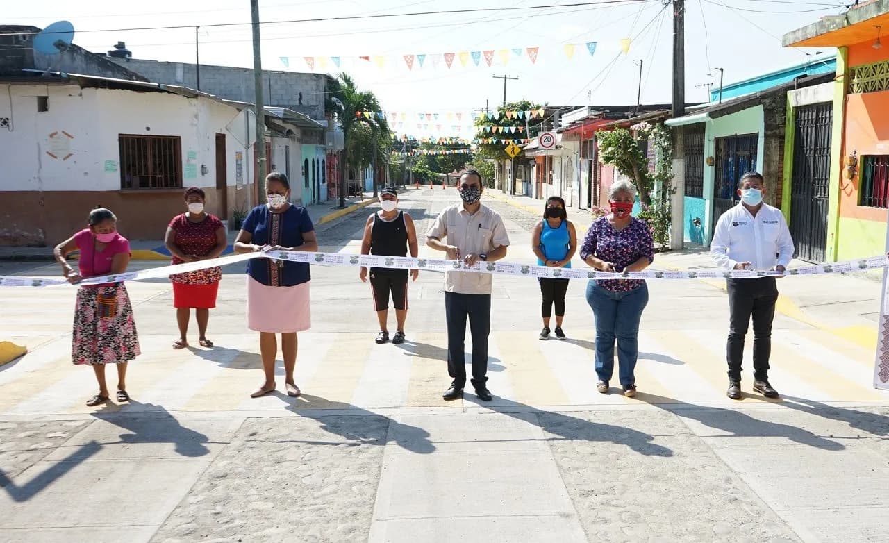 ENTREGA AYUNTAMIENTO DE TAPACHULA NUEVAS OBRAS EN COLONIAS LOS REYES Y SAN ROMAN