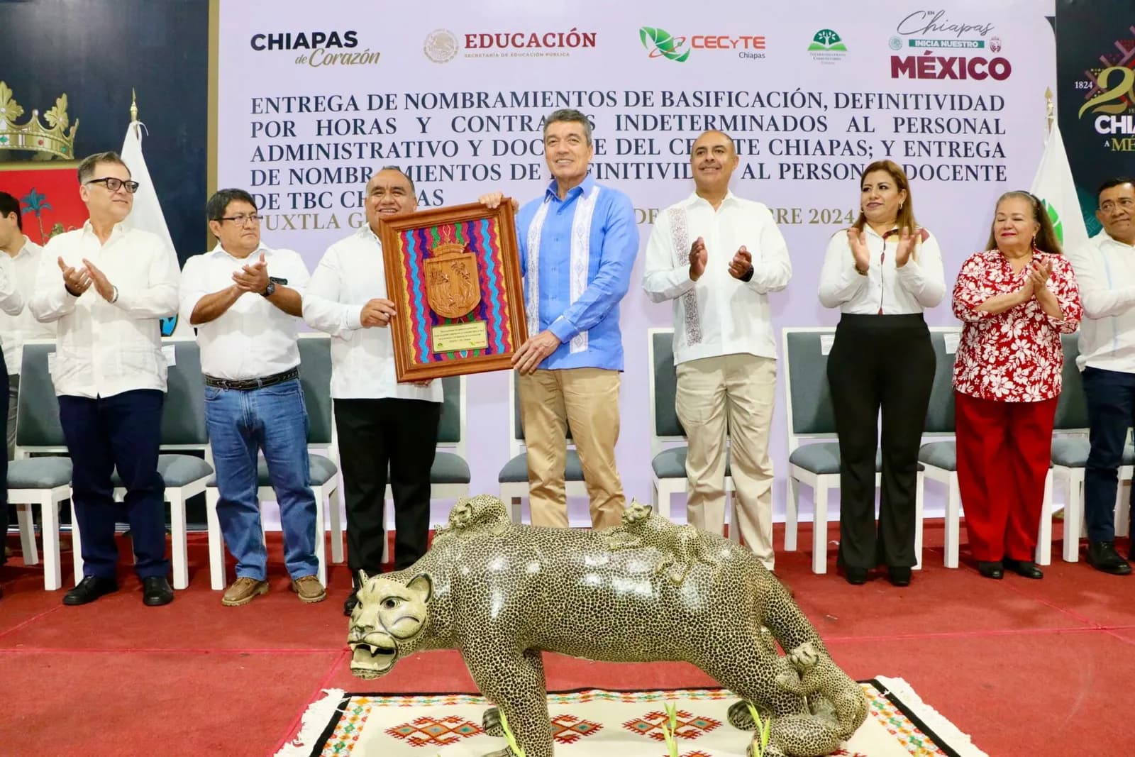 Entrega Rutilio Escandón basificación y contratos a personal del Cecyte Chiapas y Telebachillerato Comunitario