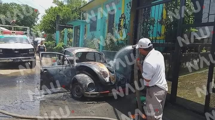 Se incendia un vehículo en la ranchería cruz de oro