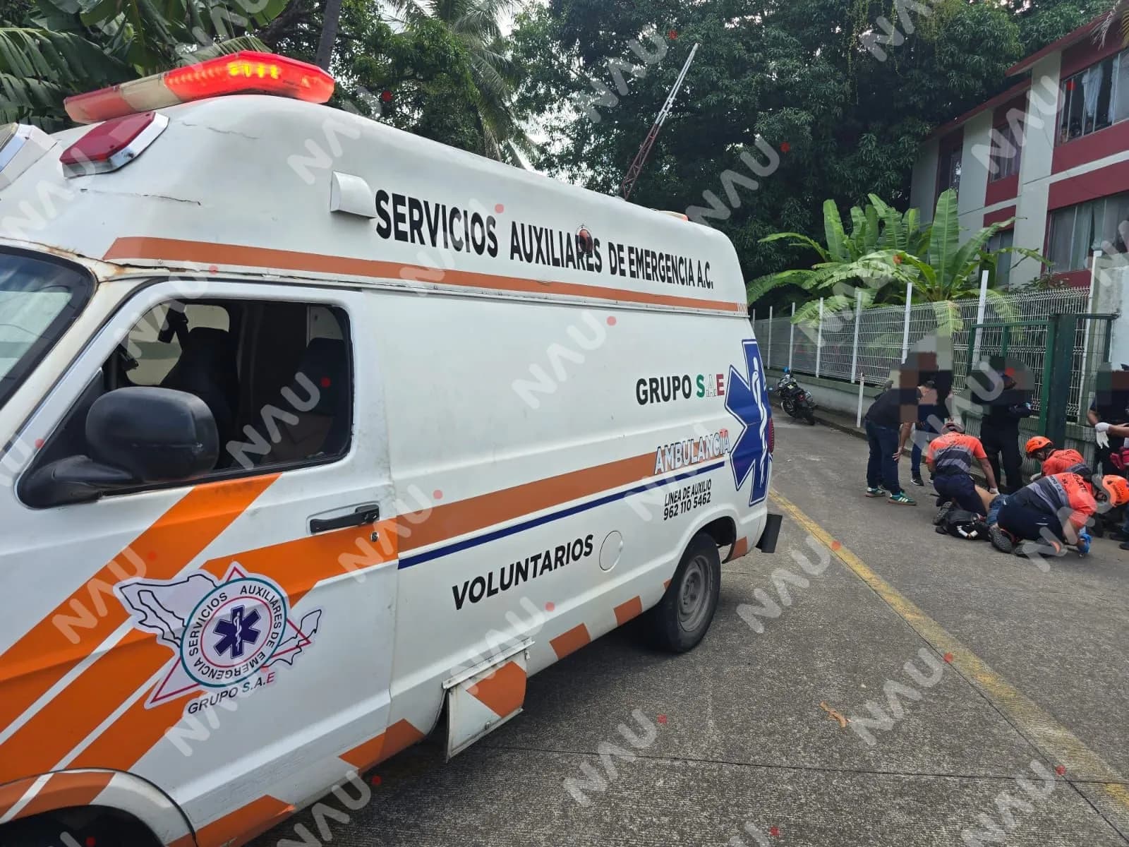 Hombre herido con arma blanca es auxiliado y trasladado grave al Hospital General de Tapachula