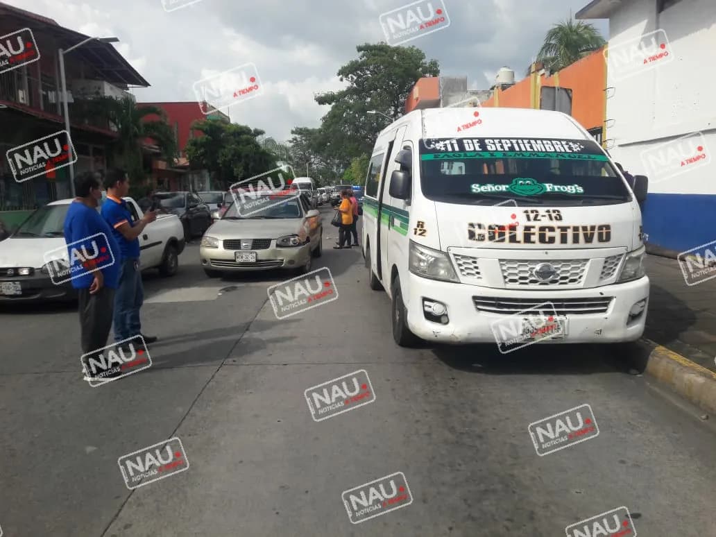 Chocó por alcance en el par vial.