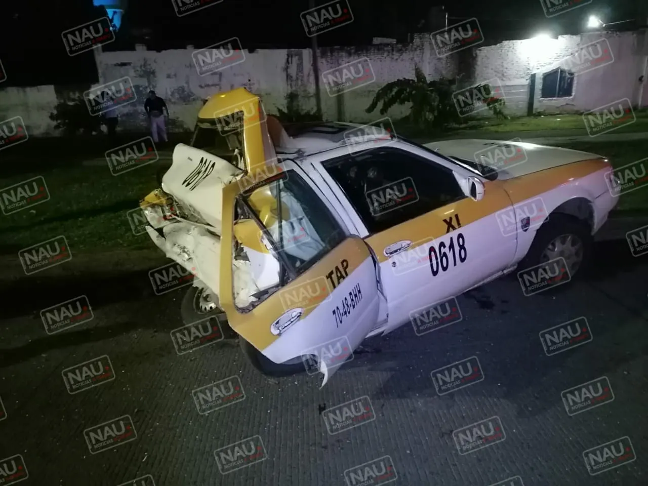 Chocan a taxi y queda inservible.