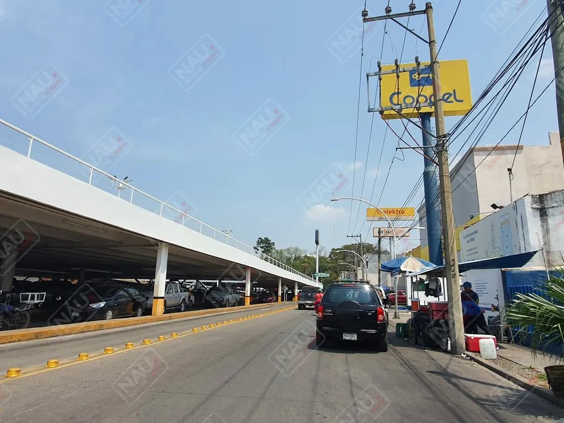 En 40 minutos le robaron su camioneta