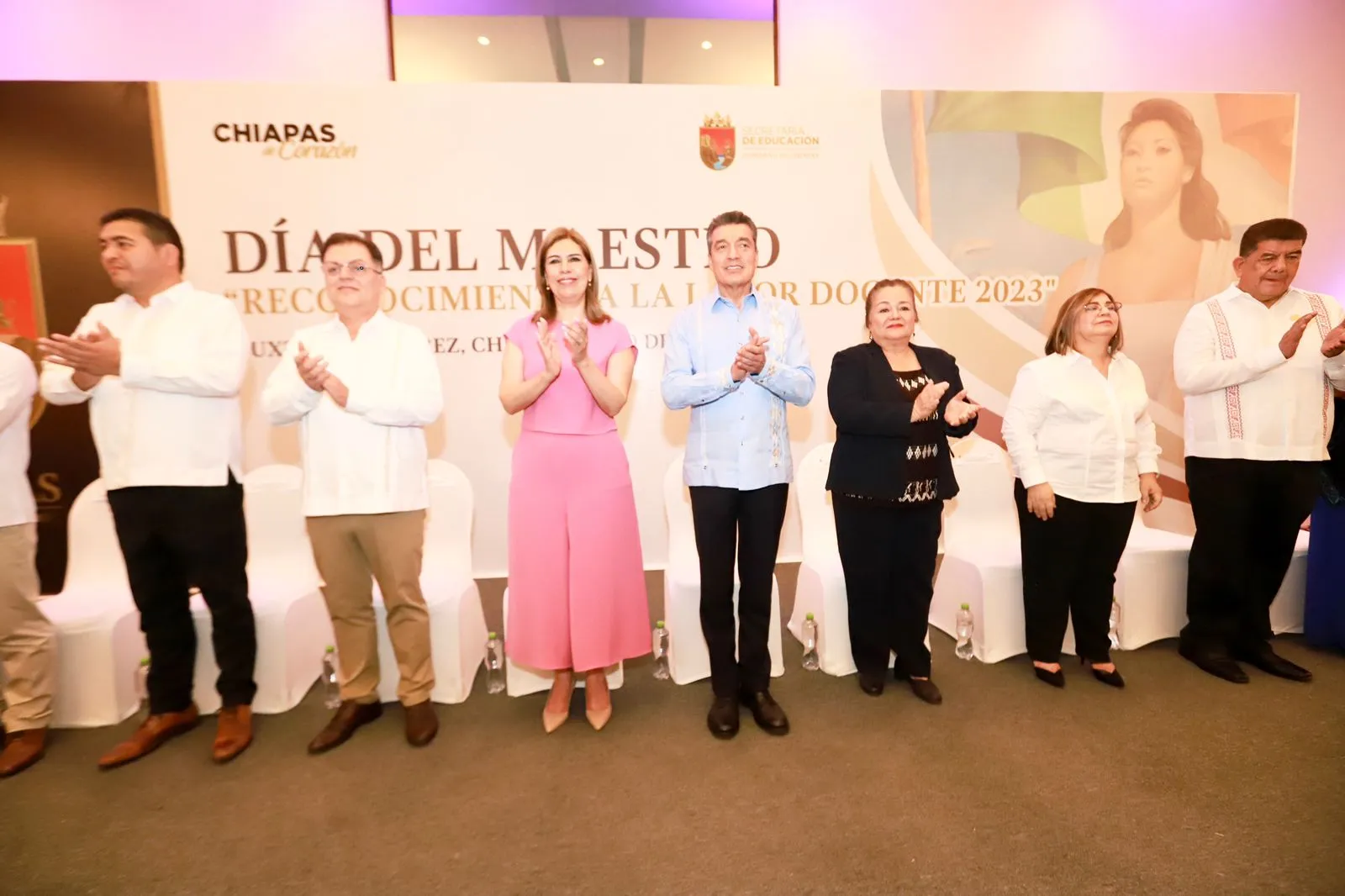 Junto a docentes, Rutilio Escandón conmemora el Día de la Maestra y del Maestro