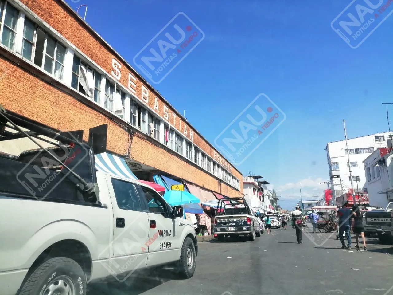 Acusan a policías municipales y al administrador del mercado Sebastián escobar por abuso de autoridad