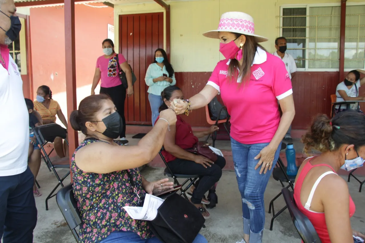 BRIGADA ROSA ATIENDE A FAMILIAS DE LA COLONIA “OCTAVIO PAZ”