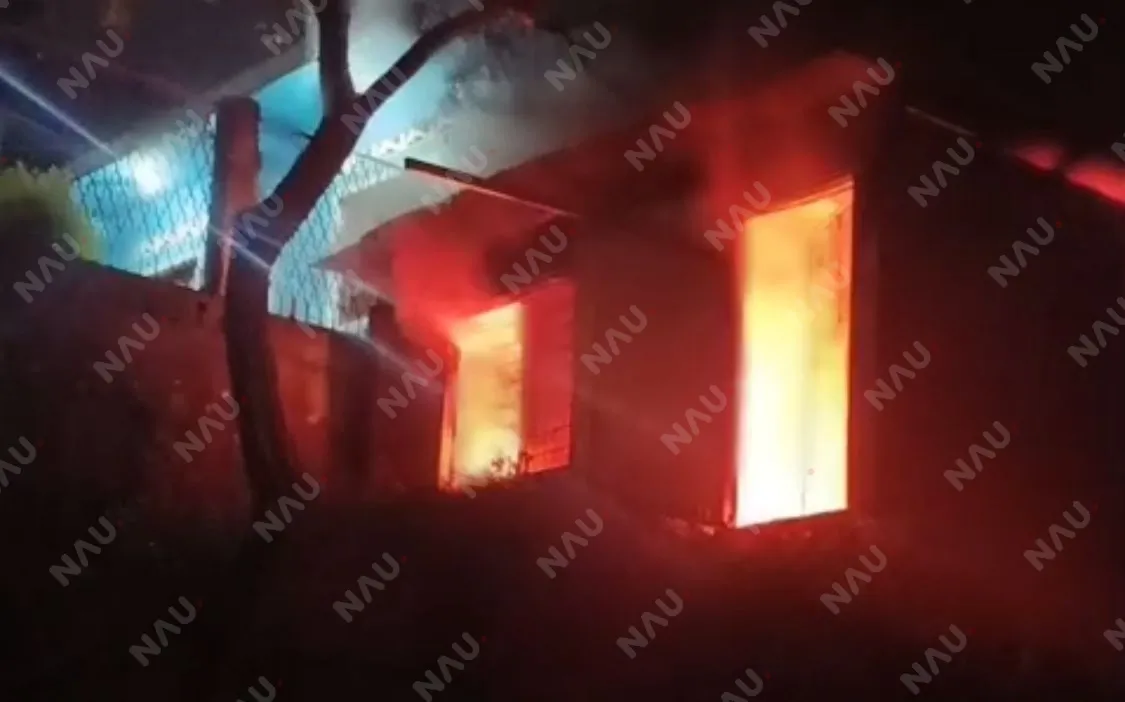 Incendio consume vivienda en Jardines de Chiapas; no se reportan personas lesionadas