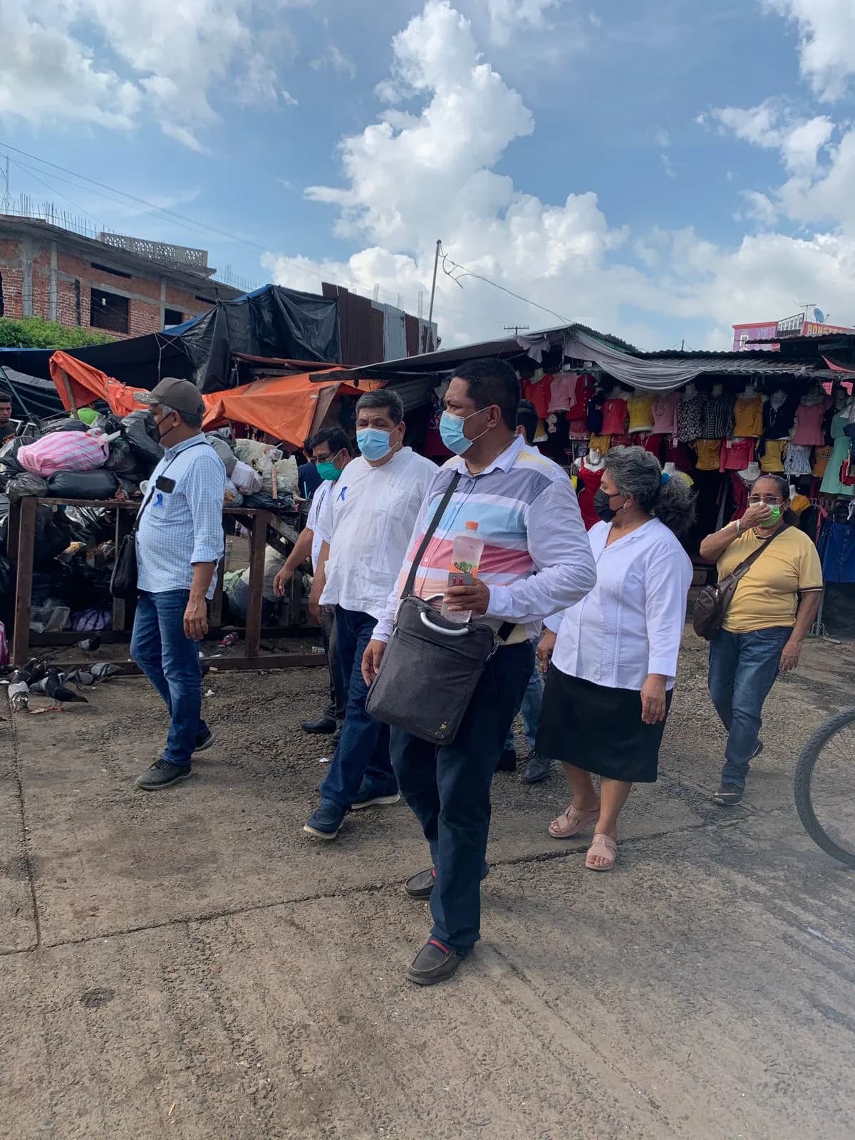 El Presidente Municipal Carlos Eduardo Salazar Gam; realizó un recorrido en las instalaciones del Mercado Público ” Miguel Hidalgo”