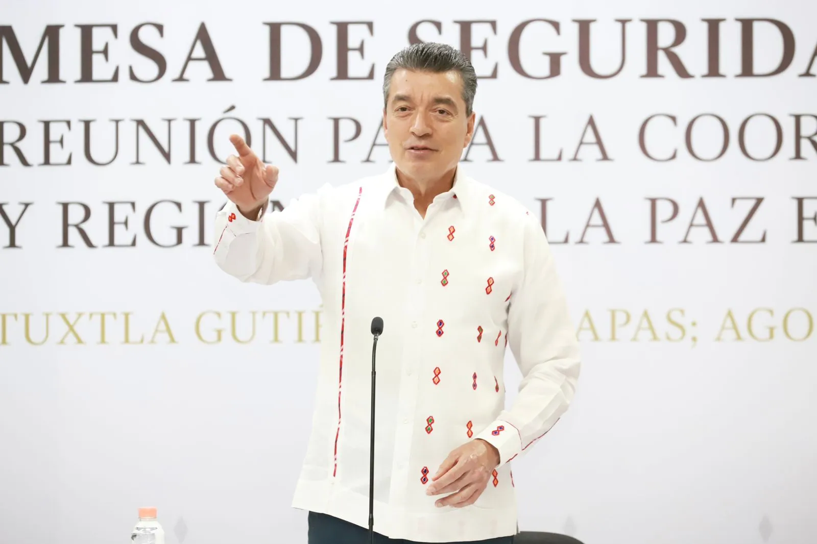 Aeronaves oficiales están para atender y cuidar al pueblo chiapaneco, destaca Rutilio Escandón