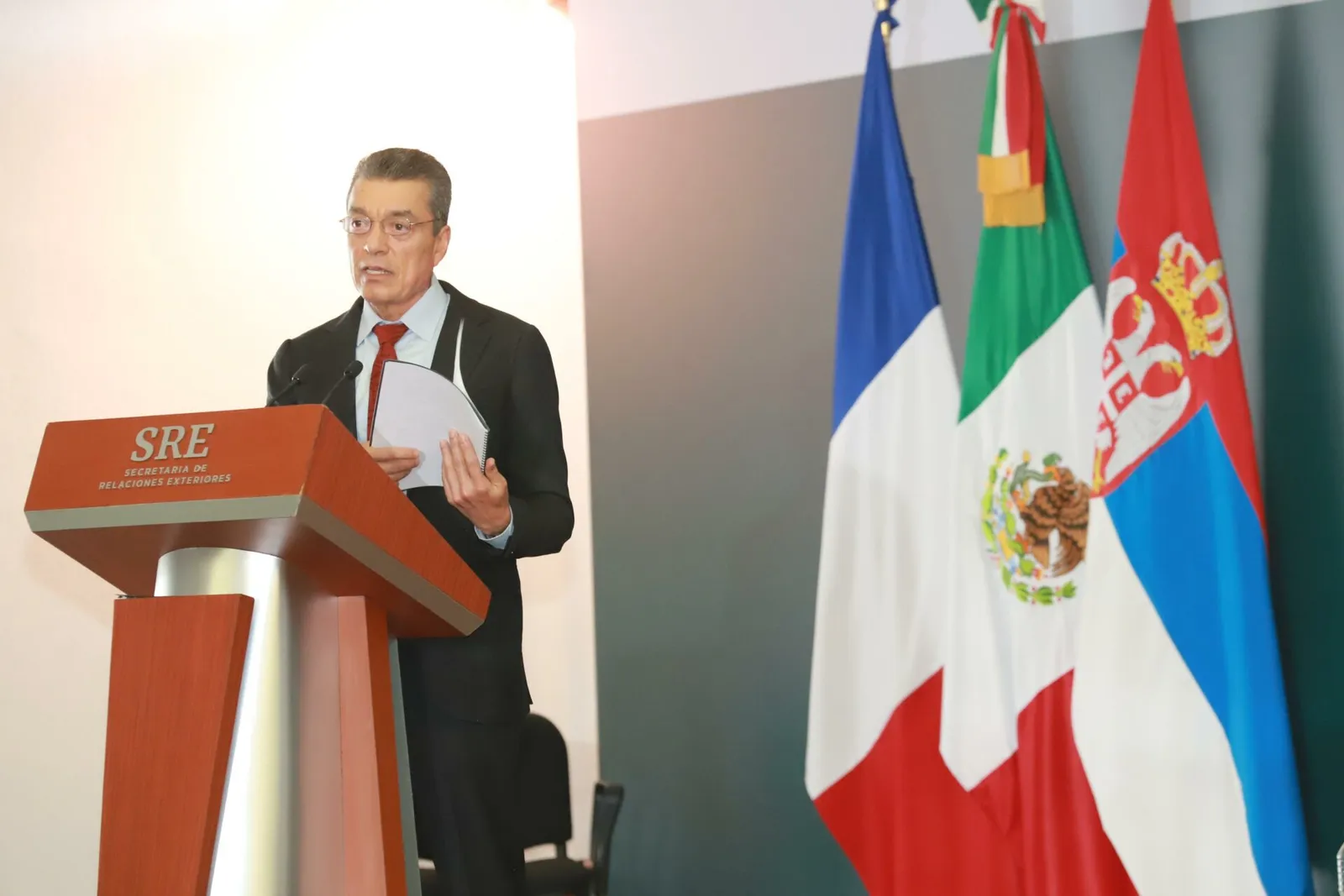 Reconoce Rutilio Escandón a Beatriz Gutiérrez Müller por promover la lectura y la literatura en México