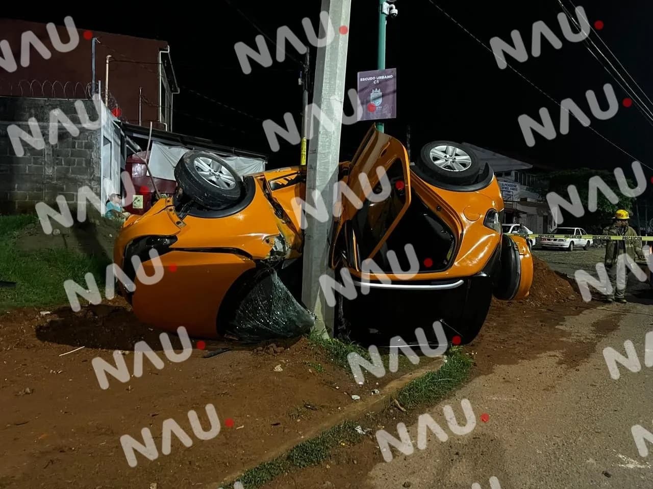 Muere joven conductor en volcadura