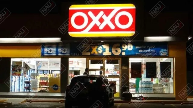 Roban otra motocicleta en el Oxxo de la 5 de febrero