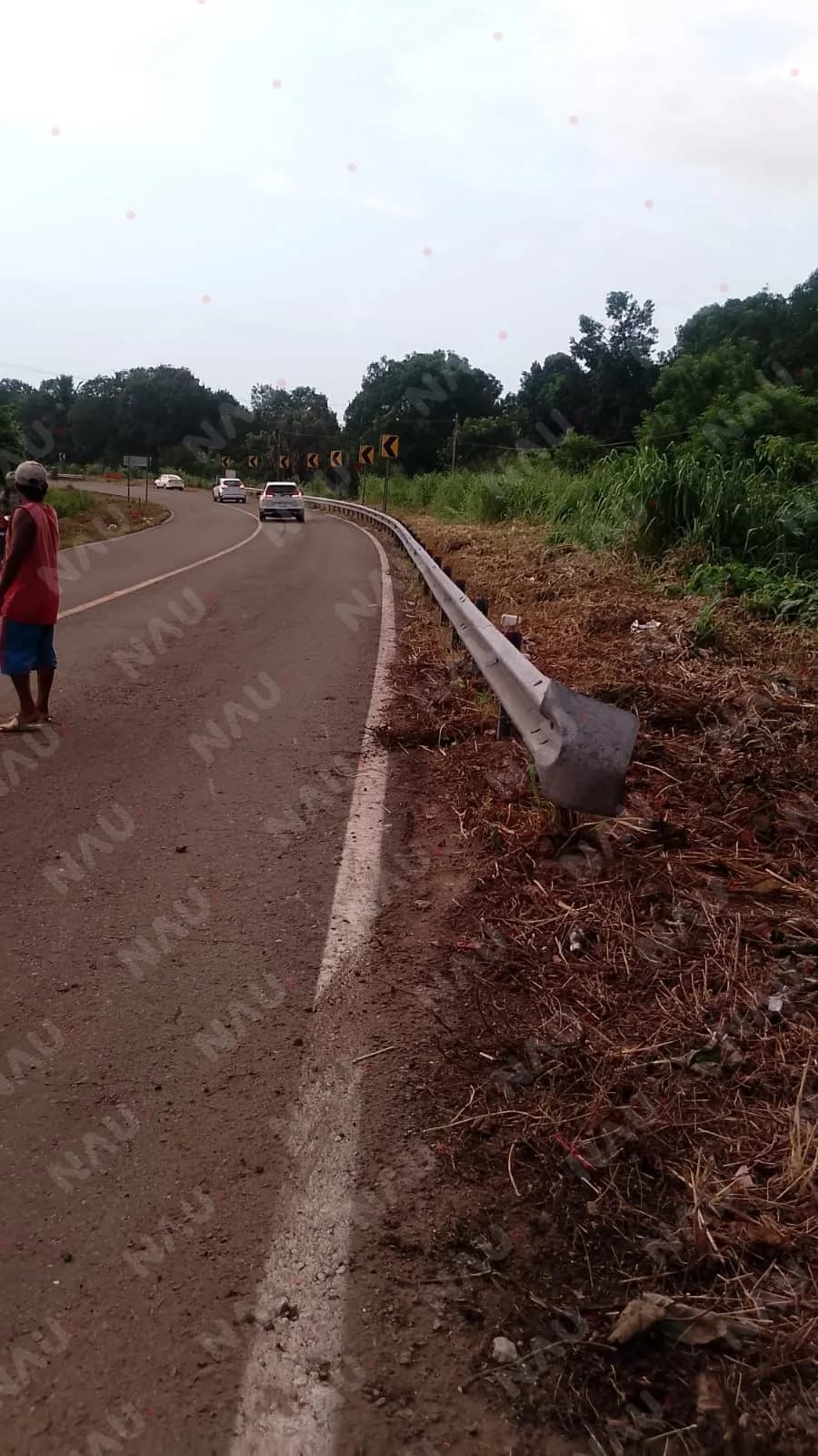 Motociclista derrapa y resulta herido en la carretera a Playa Linda