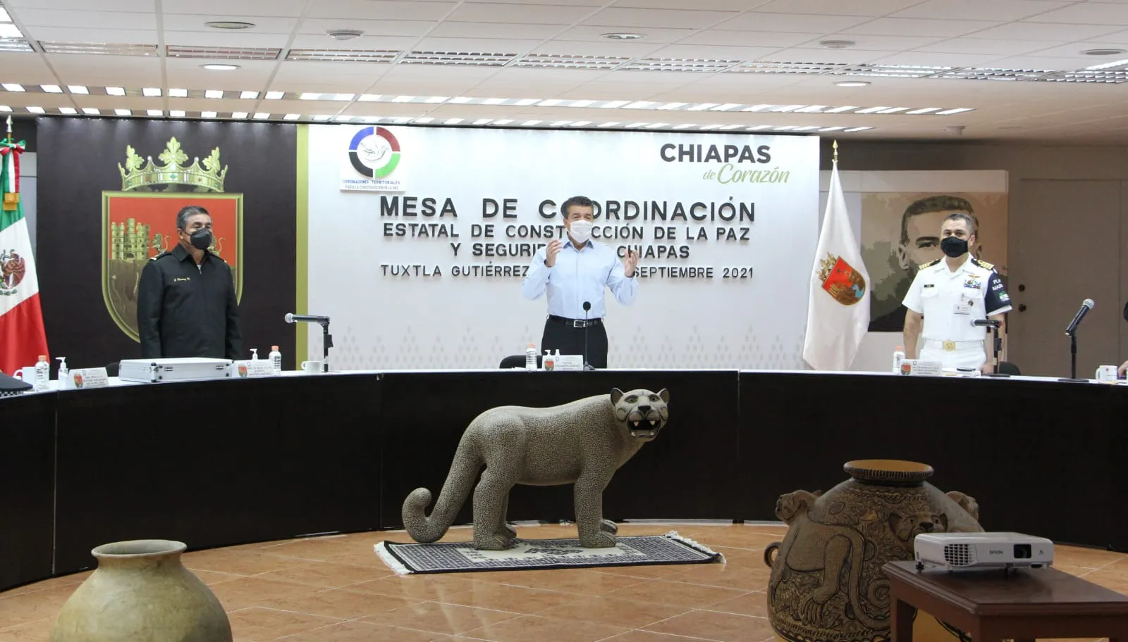Recibe Chiapas 200 mil 70 vacunas Pfizer para proteger a la población: Rutilio Escandón