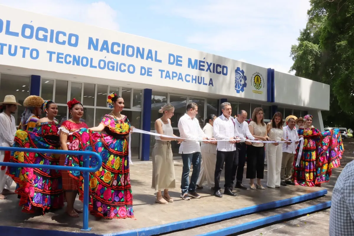 Rutilio Escandón inaugura gimnasio-auditorio del Instituto Tecnológico de Tapachula