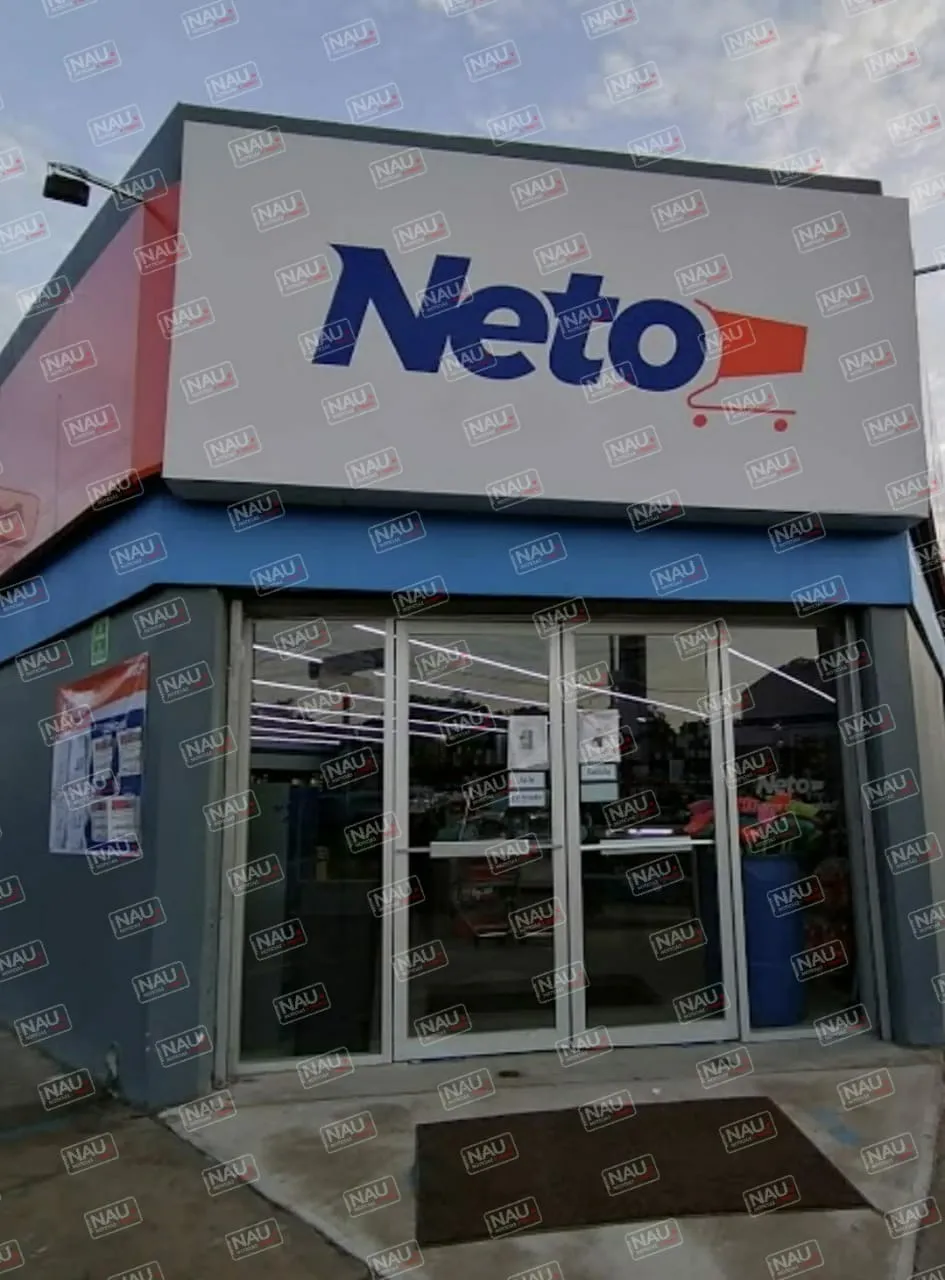 Delincuentes obtienen un botín de $60,000 pesos al asaltar la tienda Neto.