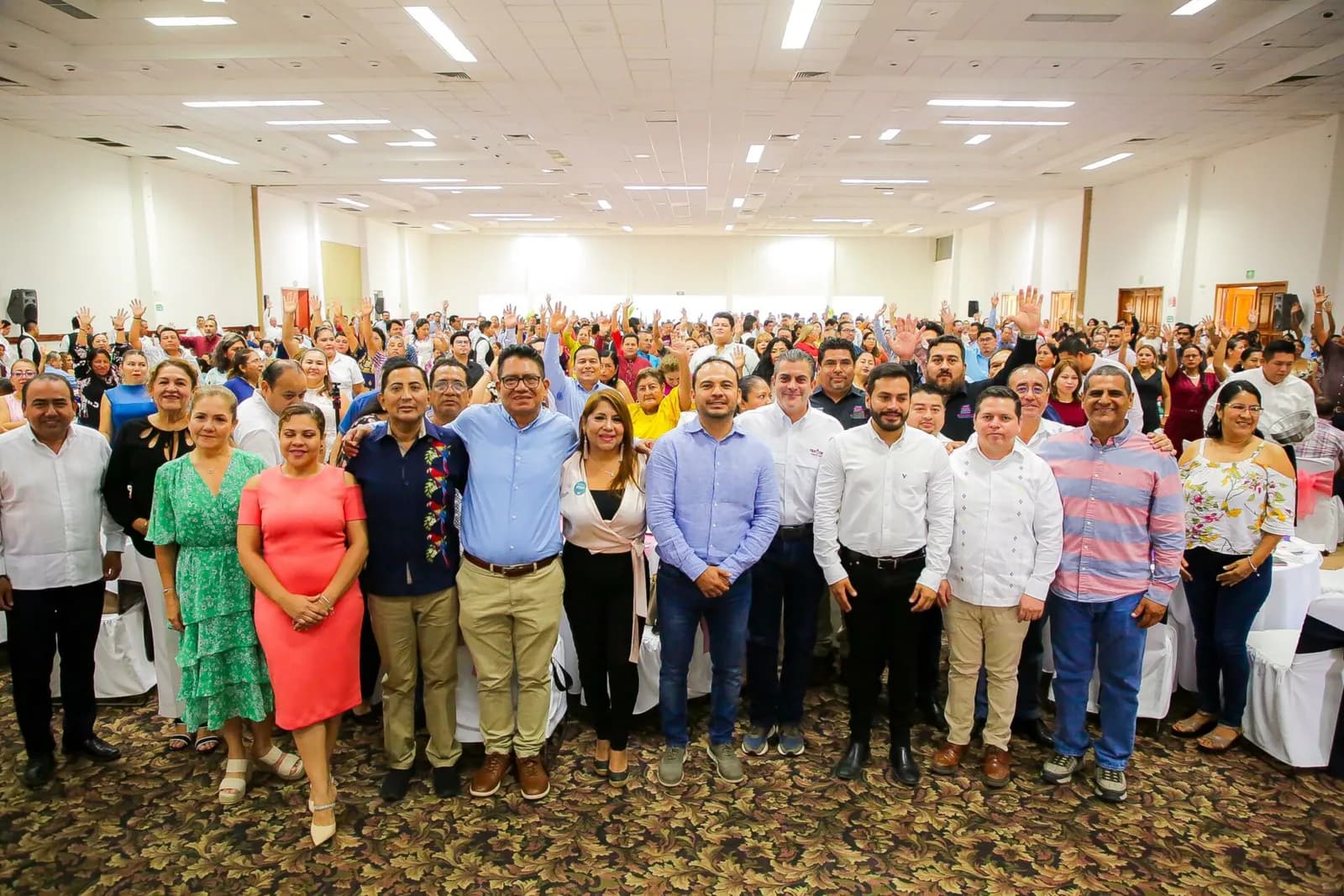 Yamil Melgar reconoce a trabajadores del COBACH
