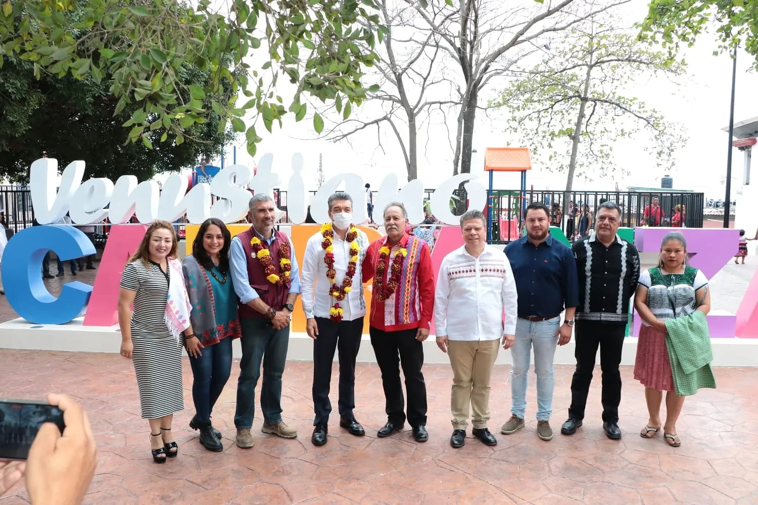 Junto a familias de Venustiano Carranza, Rutilio Escandón inaugura el Parque Central