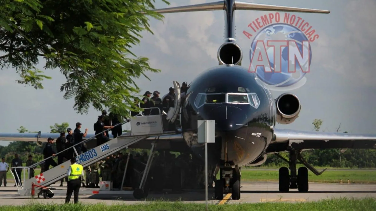 Migrantes haitianos se amotinaron en el avión de la PF en el Aeropuerto Internacional de Tapachula