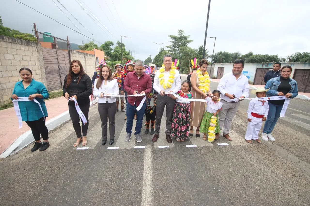 En Las Rosas, Rutilio Escandón inaugura la pavimentación del bulevar con inversión cercana a los 30 mdp