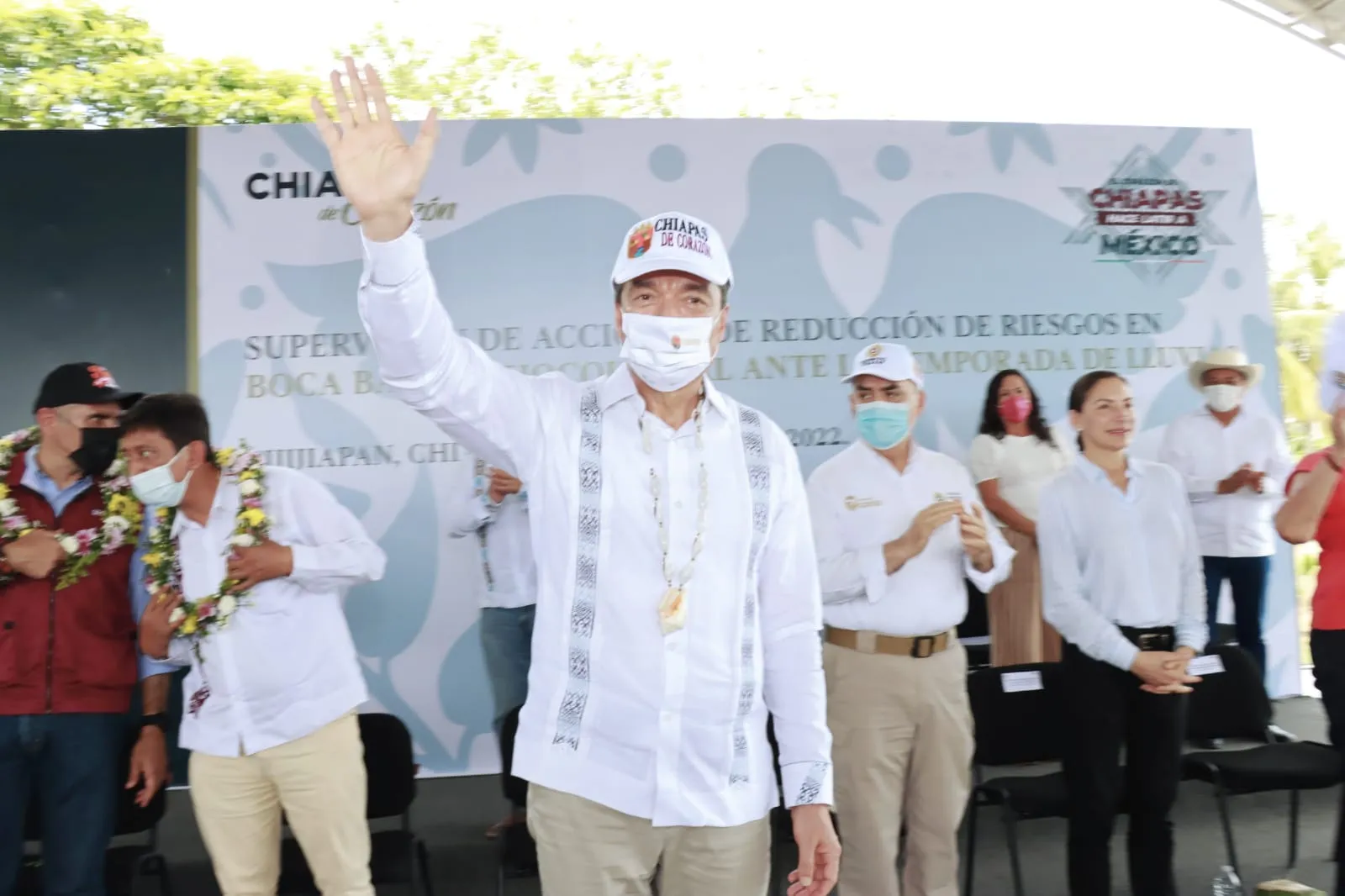Entrega Rutilio Escandón mejoramiento de imagen urbana del Embarcadero Chocohuital, en Pijijiapan