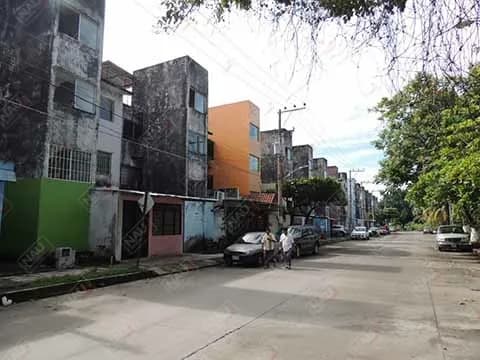 Vehículo y motocicleta fueron robados en las últimas horas