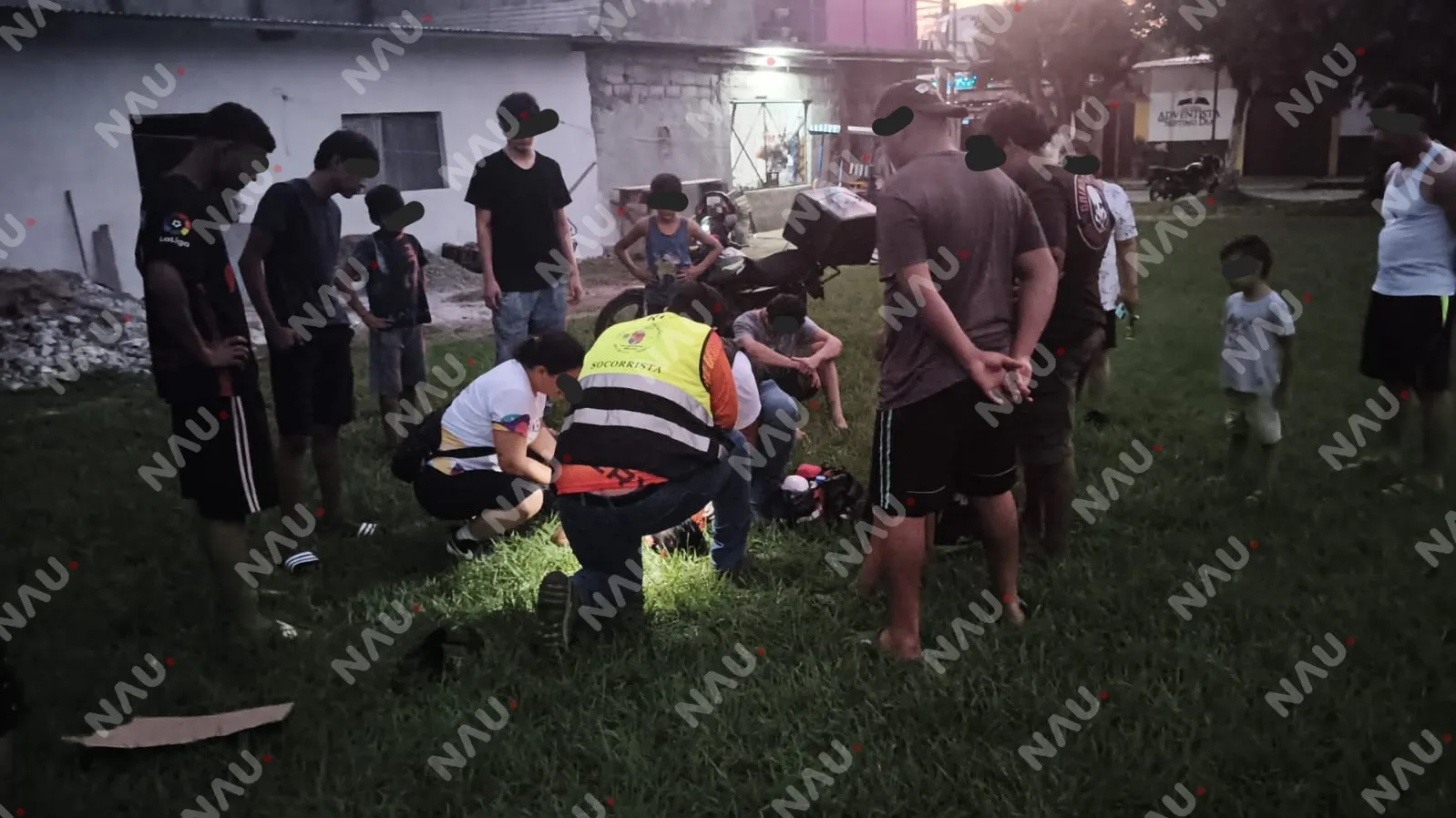 Menor resulta lesionado tras caer de un árbol en Tapachula; presentó convulsiones