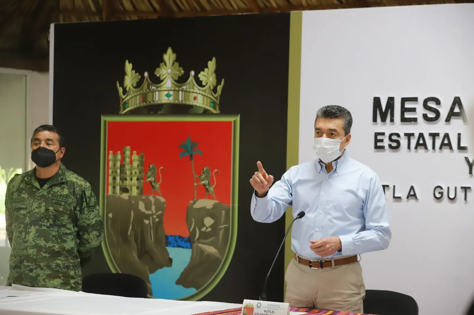 Reitera Rutilio Escandón llamado al pueblo de Chiapas a vacunarse contra el COVID-19