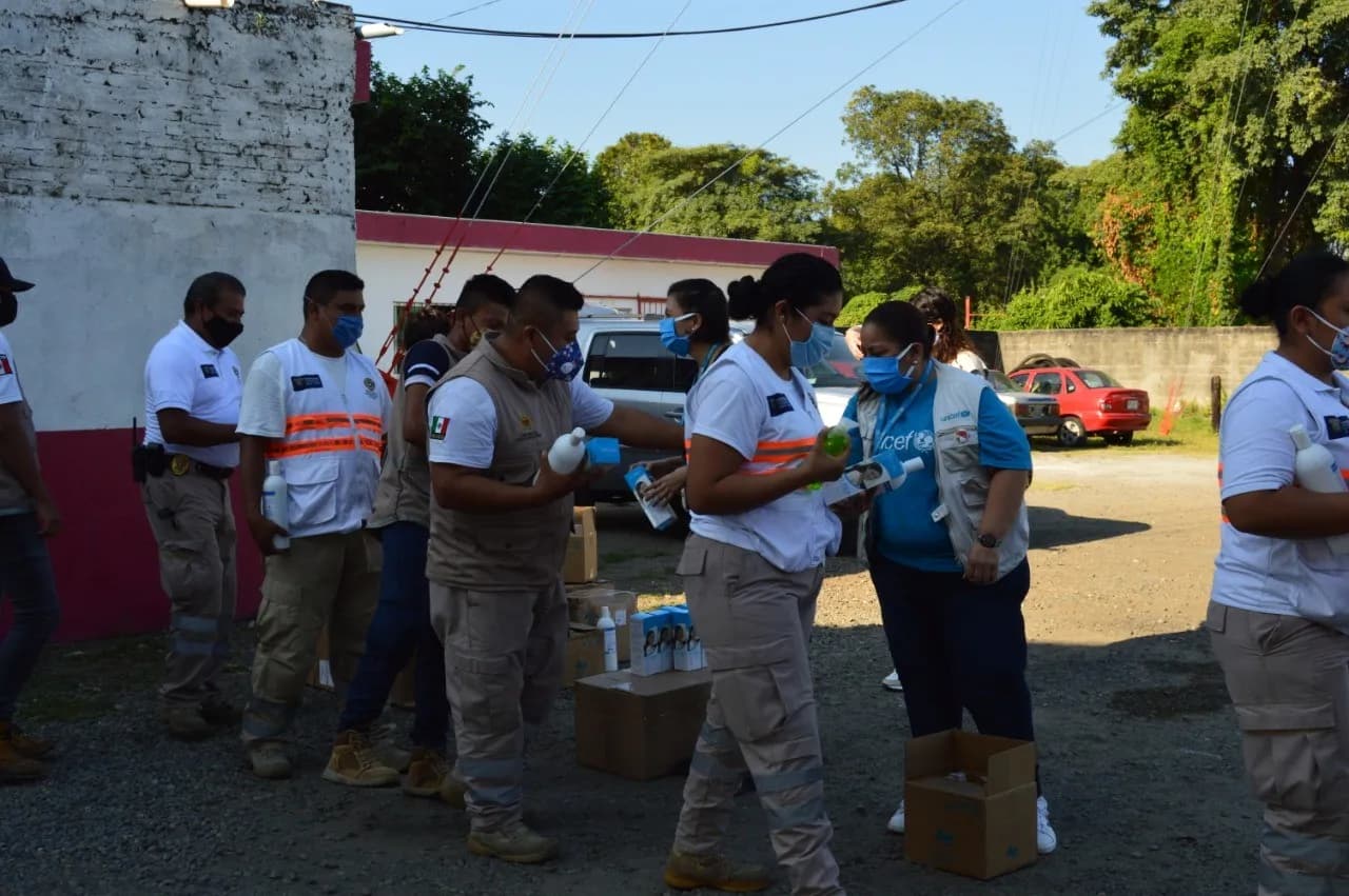 Unicef Dona Material Higiénico Y De Protección Contra El Covid-19 A Personal De Protección Civil Municipal