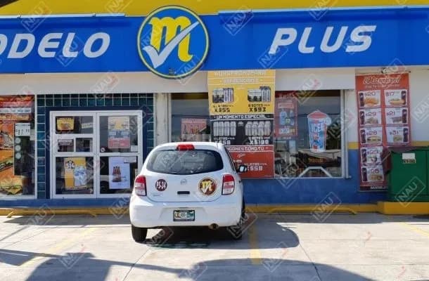 Empleado se robó el dinero y abarrotes de la venta de un Modelo Plus