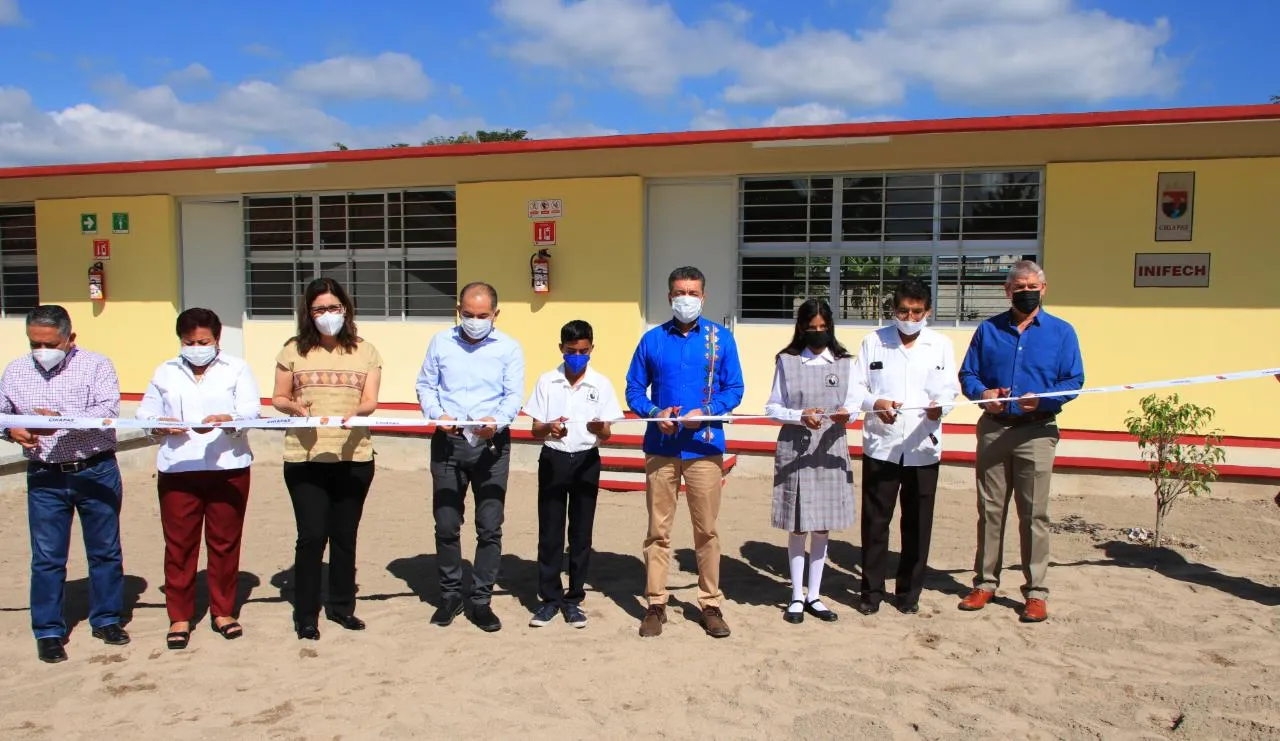 Rutilio Escandón beneficia a estudiantes de la Telesecundaria 263 con nuevos espacios