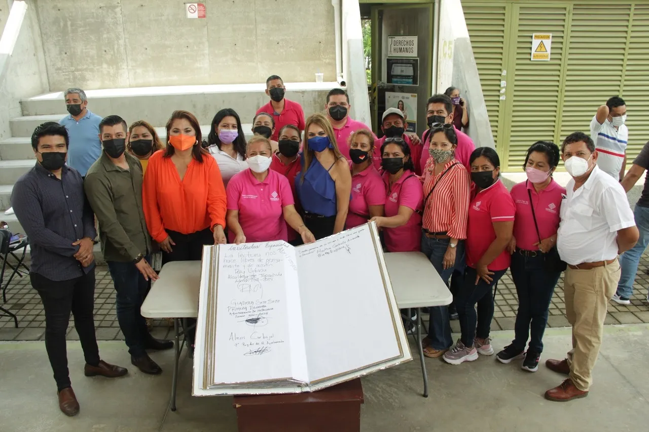 CON MUESTRA LITERARIA SE CONMEMORA EL DÍA DEL LIBRO EN TAPACHULA