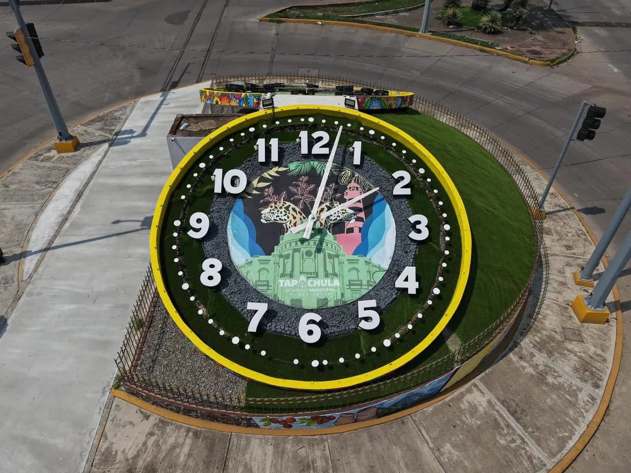 Se rehabilita reloj floral: Yamil Melgar