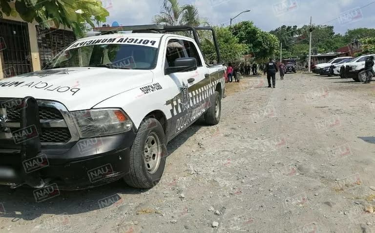 Tres sujetos armados se roban 143 mil pesos en asalto.
