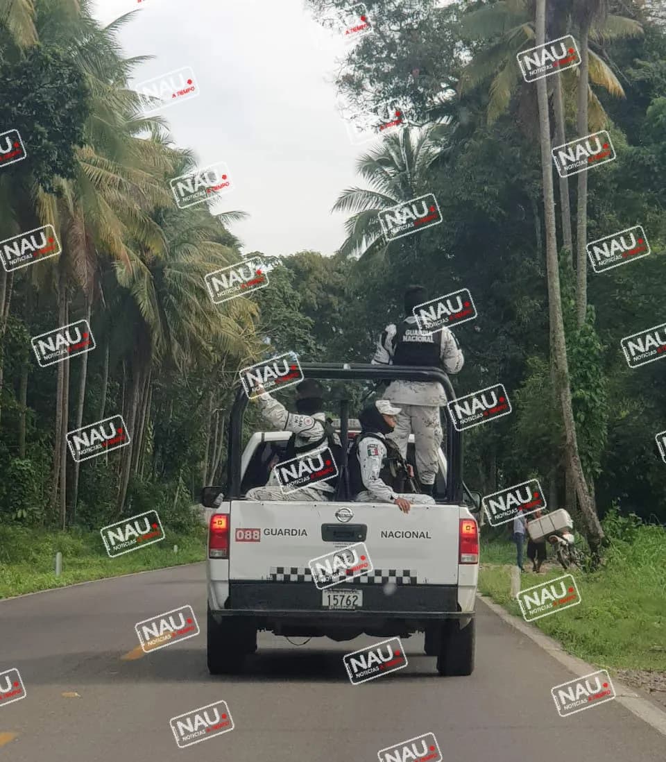 Aseguran a 12 migrantes Extra continentales que viajaban en taxi.