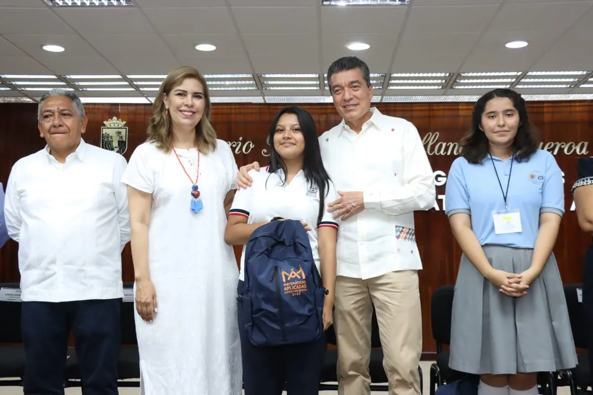 Rutilio Escandón reconoce y felicita a ganadores de Campeonato Estatal de Matemáticas Aplicadas