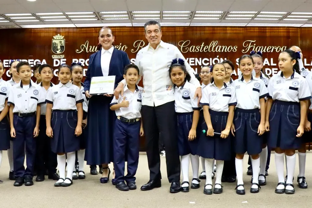 Entrega Rutilio Escandón insumos de los Programas de Prevención Social de la Violencia, en Tuxtla Gutiérrez