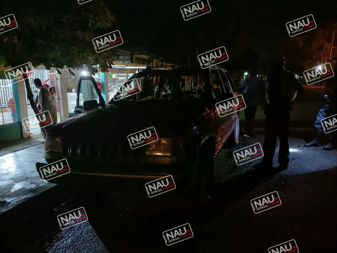 En Mapastepec se incendió un vehículo que dejó daños materiales por varios miles de pesos.