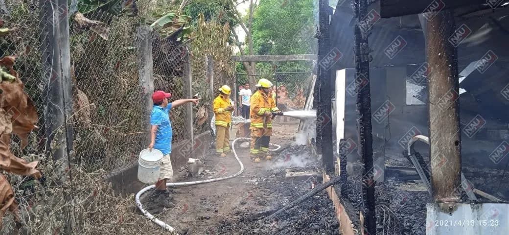 Incendio de una casa fue sofocado en Tuxtla Chico