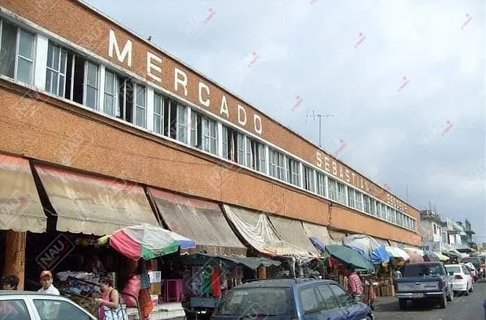 Se golpearon en el mercado Sebastián Escobar