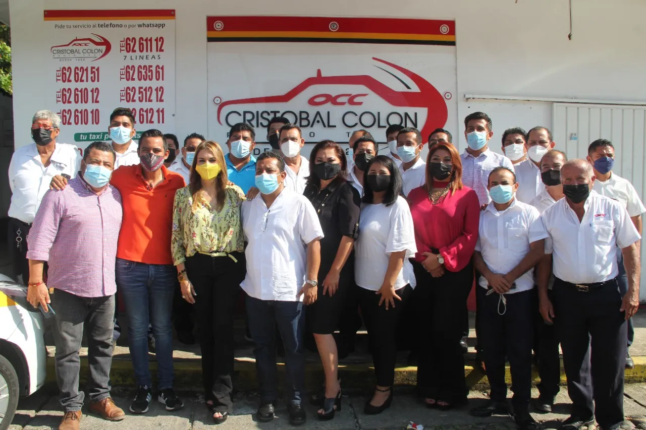 CAPACITAN A TAXISTAS DE TAPACHULA EN TEMAS TURÍSTICOS