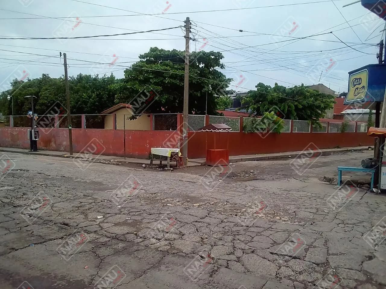 Delincuente roba con lujo de violencia el bolso a tesorera de un grupo de Compartamos