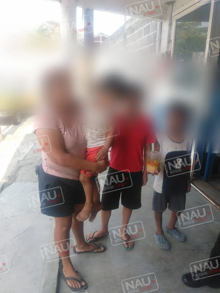Policías motorizados resguardan a menor de 3 años que deambulaba en la calle