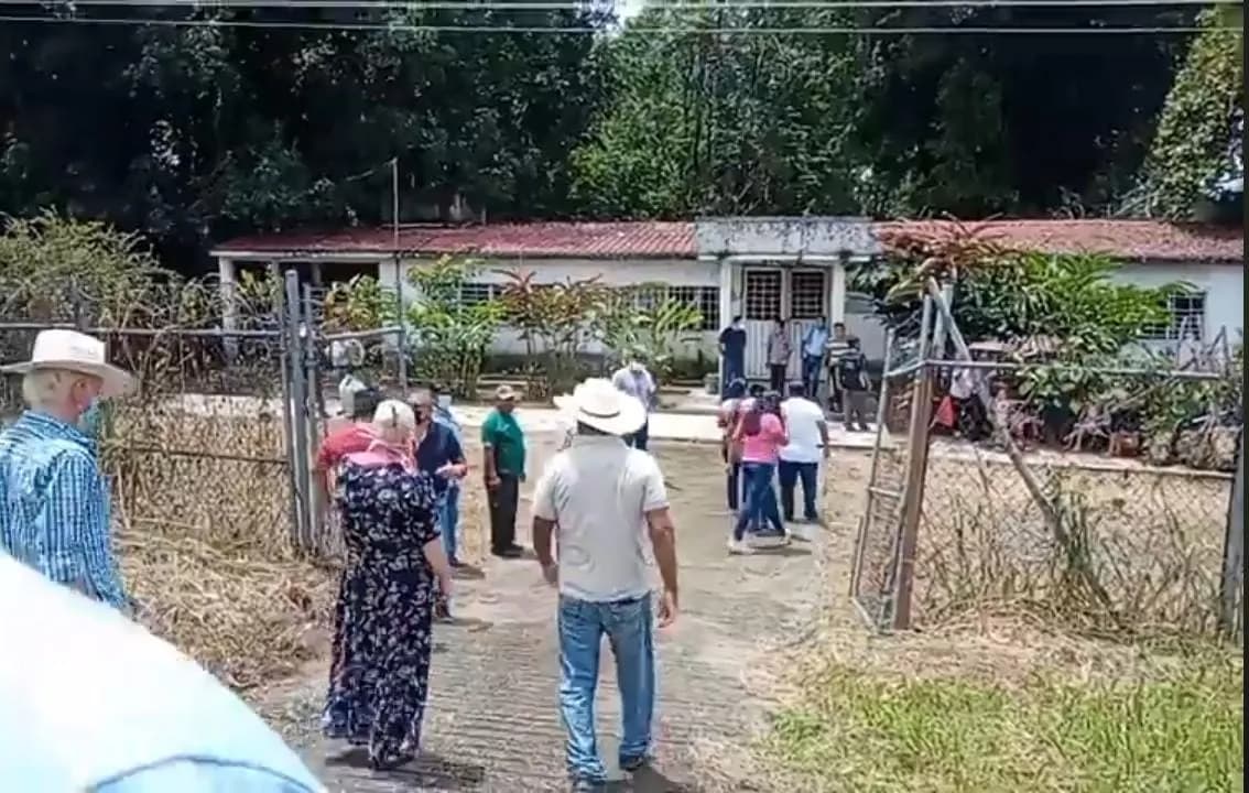 Habitantes de Tuxtla Chico se meten sin permiso a un predio de la Secretaría del Campo