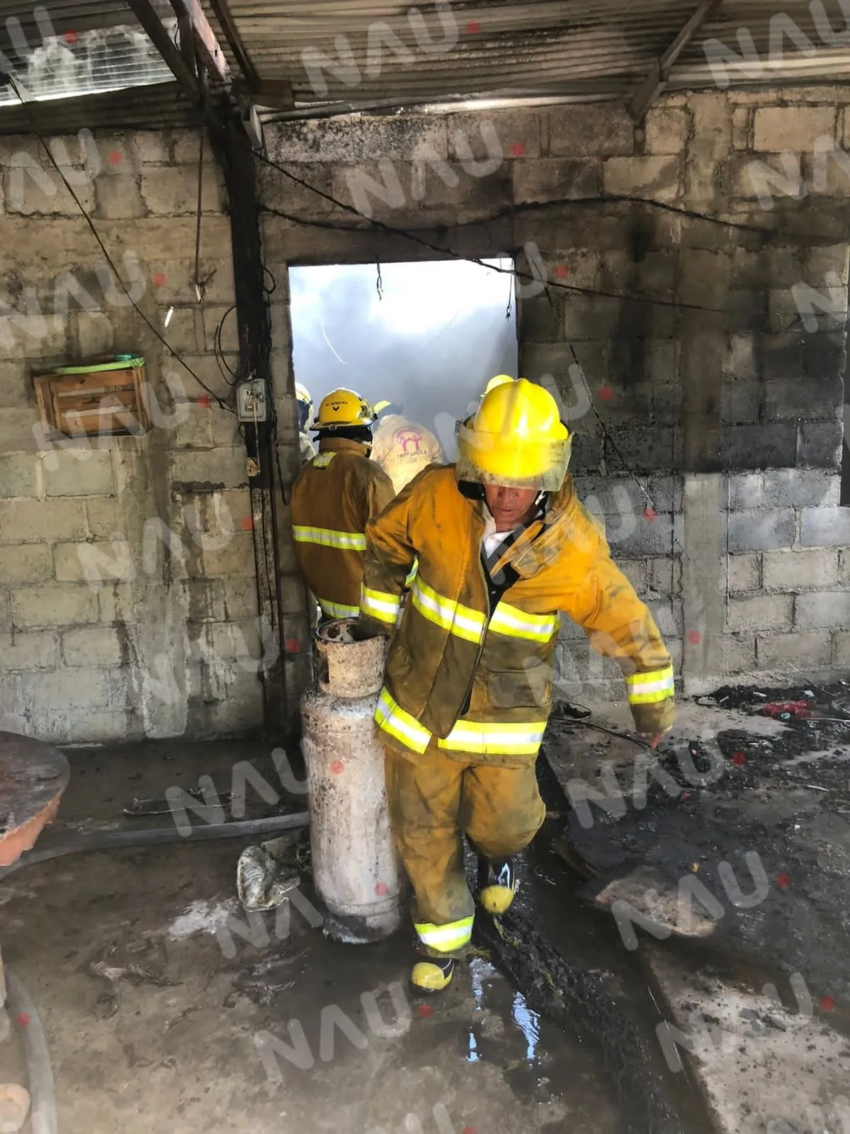 Se incendia una casa en Raymundo Enriquez