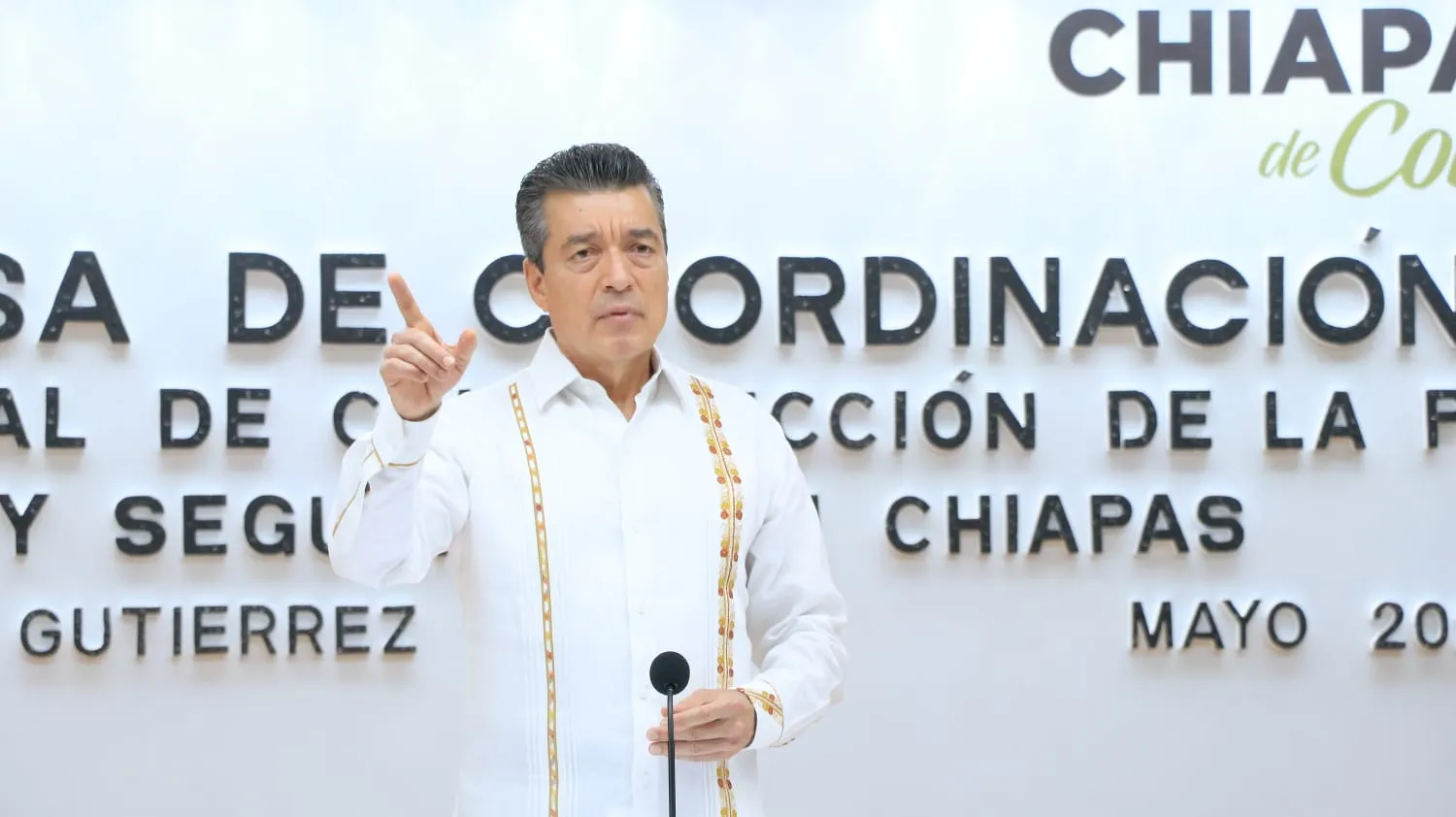 Desde la Mesa de Seguridad, Rutilio Escandón felicita y reconoce a las madres chiapanecas
